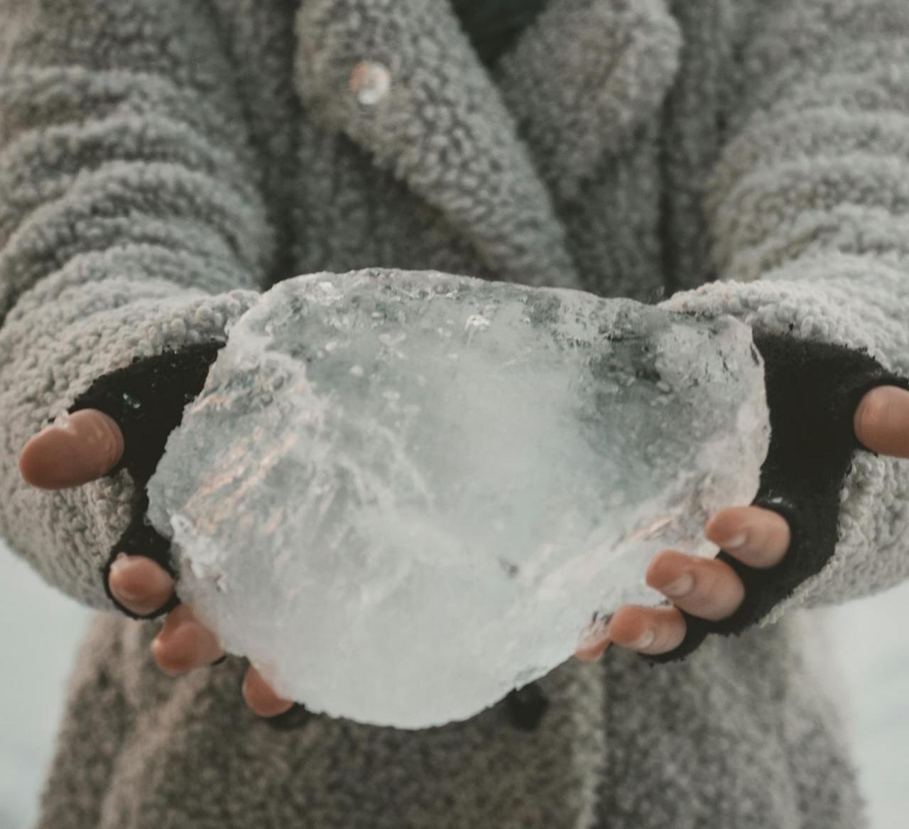 冬天摸冰塊為啥會粘手？深圳蔬菜配送公司為您科普